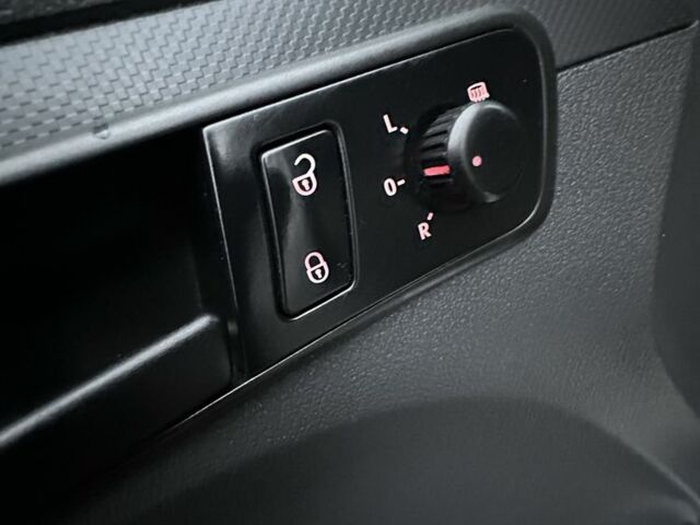 Белый Фольксваген Кадди, объемом двигателя 2 л и пробегом 400 тыс. км за 8800 $, фото 12 на Automoto.ua