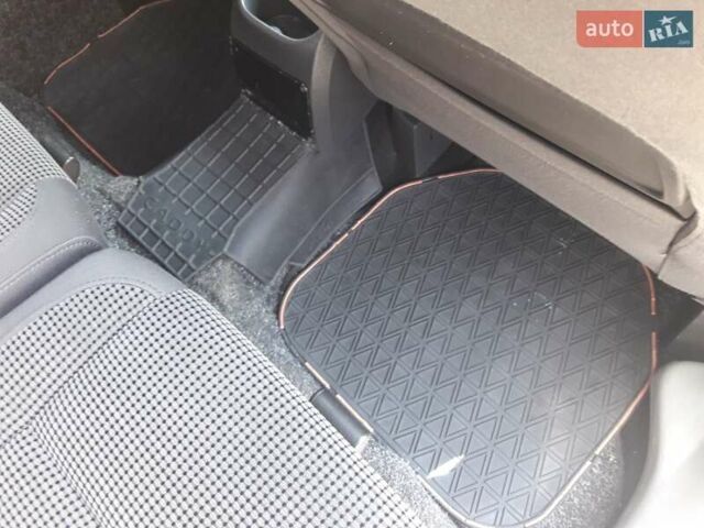 Білий Фольксваген Кадді, об'ємом двигуна 1.6 л та пробігом 156 тис. км за 10500 $, фото 29 на Automoto.ua