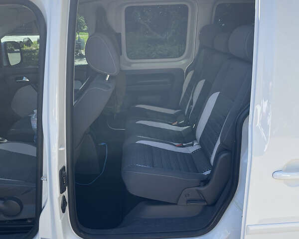 Белый Фольксваген Кадди, объемом двигателя 1.6 л и пробегом 348 тыс. км за 13700 $, фото 23 на Automoto.ua