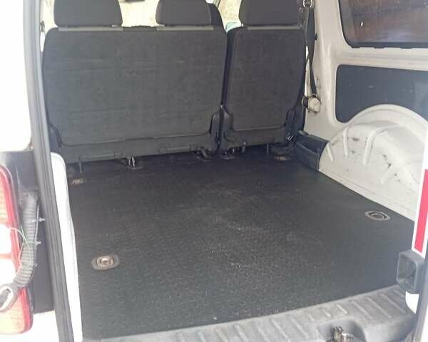 Білий Фольксваген Кадді, об'ємом двигуна 1.6 л та пробігом 324 тис. км за 10200 $, фото 11 на Automoto.ua