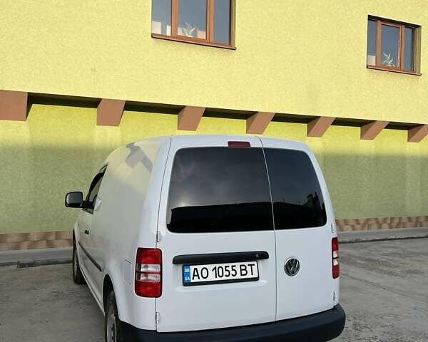 Белый Фольксваген Кадди, объемом двигателя 1.6 л и пробегом 354 тыс. км за 8500 $, фото 2 на Automoto.ua