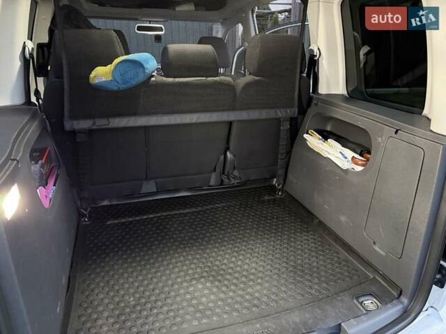 Белый Фольксваген Кадди, объемом двигателя 2 л и пробегом 218 тыс. км за 11500 $, фото 12 на Automoto.ua