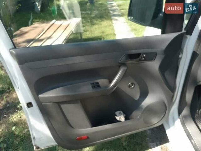 Фольксваген Кадди 2013 в Полтаве на Automoto.ua Белый Фольксваген Кадди, объемом двигателя 1.6 л и пробегом 151 тыс. км за 10500 $, фото 13 на Automoto.ua