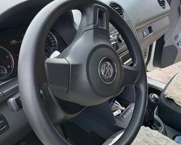 Білий Фольксваген Кадді, об'ємом двигуна 1.6 л та пробігом 182 тис. км за 12500 $, фото 10 на Automoto.ua