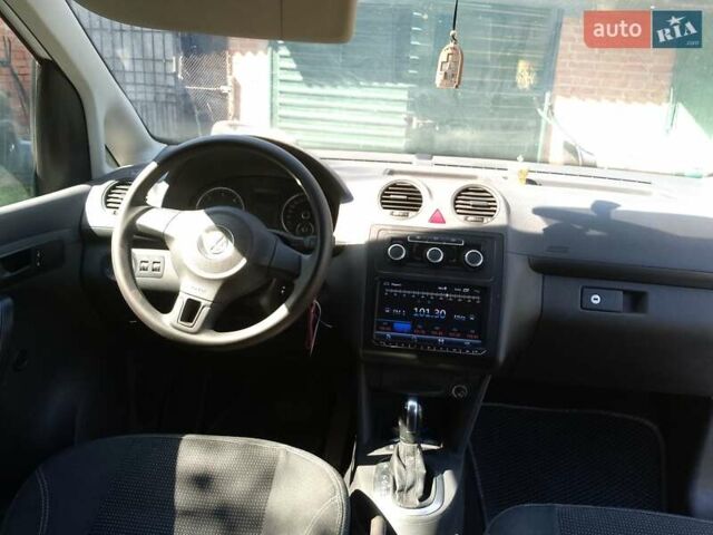 Фольксваген Кадди 2013 в Полтаве на Automoto.ua Белый Фольксваген Кадди, объемом двигателя 1.6 л и пробегом 151 тыс. км за 10500 $, фото 1 на Automoto.ua