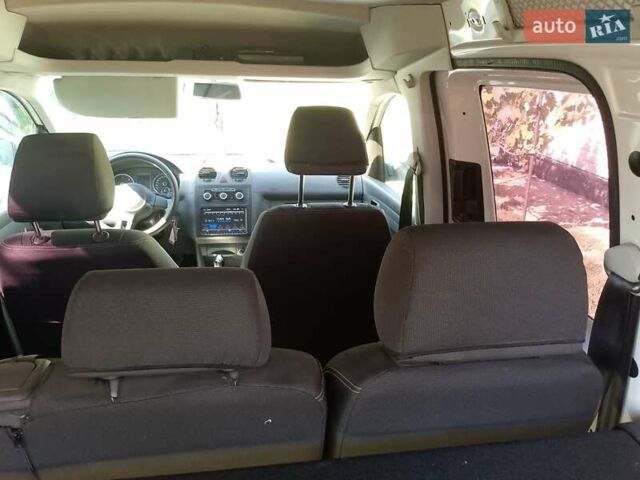 Фольксваген Кадди 2013 в Полтаве на Automoto.ua Белый Фольксваген Кадди, объемом двигателя 1.6 л и пробегом 151 тыс. км за 10500 $, фото 5 на Automoto.ua