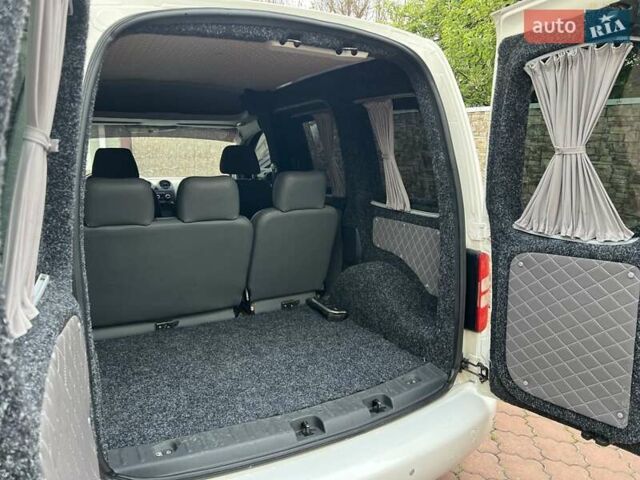 Белый Фольксваген Кадди, объемом двигателя 1.6 л и пробегом 205 тыс. км за 8200 $, фото 18 на Automoto.ua