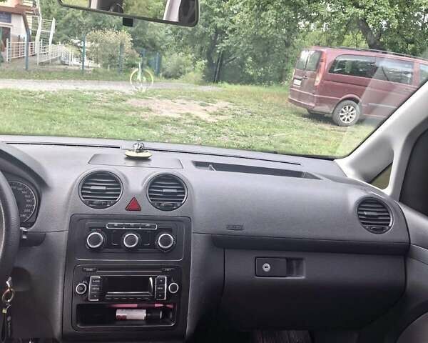 Белый Фольксваген Кадди, объемом двигателя 1.6 л и пробегом 274 тыс. км за 11000 $, фото 16 на Automoto.ua