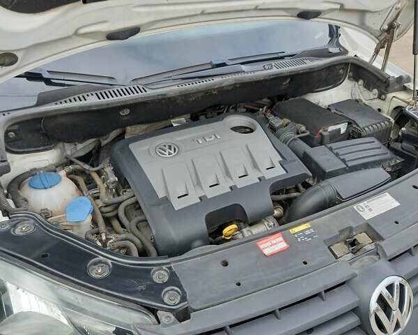 Білий Фольксваген Кадді, об'ємом двигуна 1.6 л та пробігом 182 тис. км за 12500 $, фото 9 на Automoto.ua