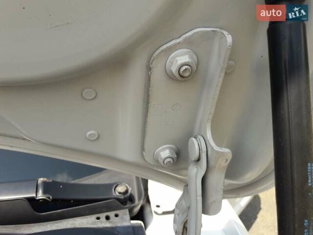 Білий Фольксваген Кадді, об'ємом двигуна 1.6 л та пробігом 156 тис. км за 10500 $, фото 42 на Automoto.ua