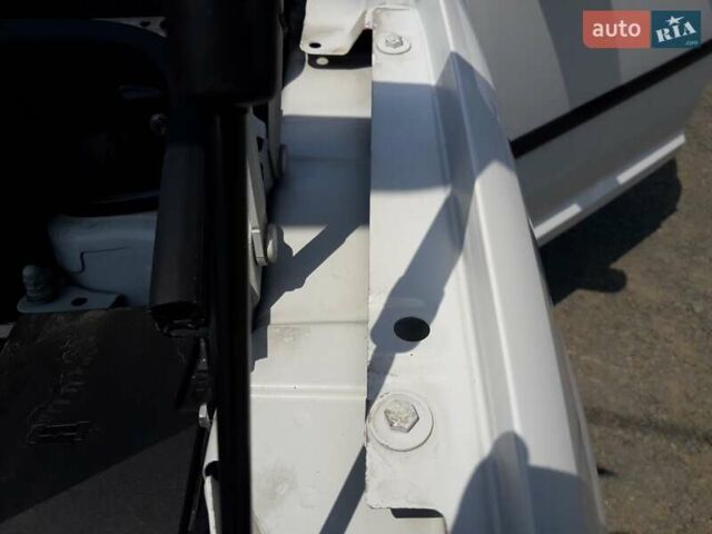 Білий Фольксваген Кадді, об'ємом двигуна 1.6 л та пробігом 156 тис. км за 10500 $, фото 43 на Automoto.ua