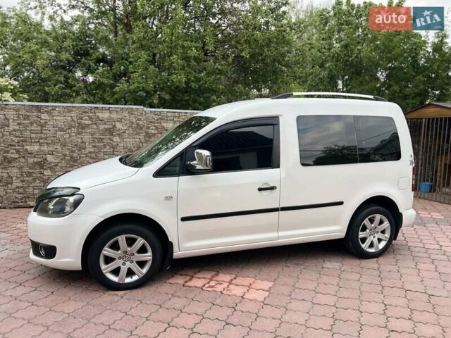 Белый Фольксваген Кадди, объемом двигателя 1.6 л и пробегом 205 тыс. км за 8200 $, фото 3 на Automoto.ua
