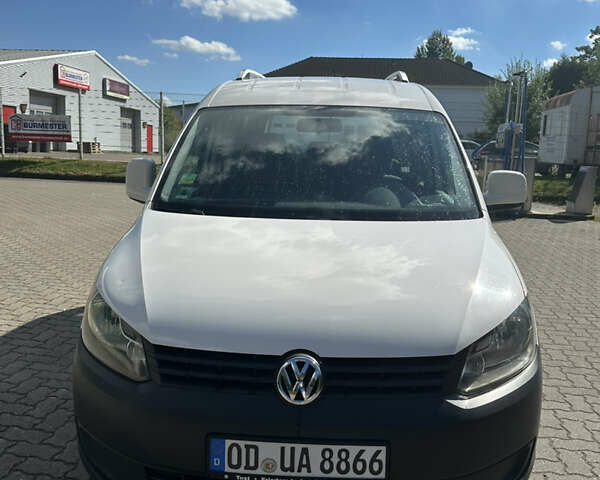 Білий Фольксваген Кадді, об'ємом двигуна 1.6 л та пробігом 286 тис. км за 10500 $, фото 5 на Automoto.ua