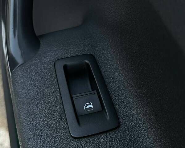 Белый Фольксваген Кадди, объемом двигателя 1.2 л и пробегом 200 тыс. км за 8000 $, фото 22 на Automoto.ua