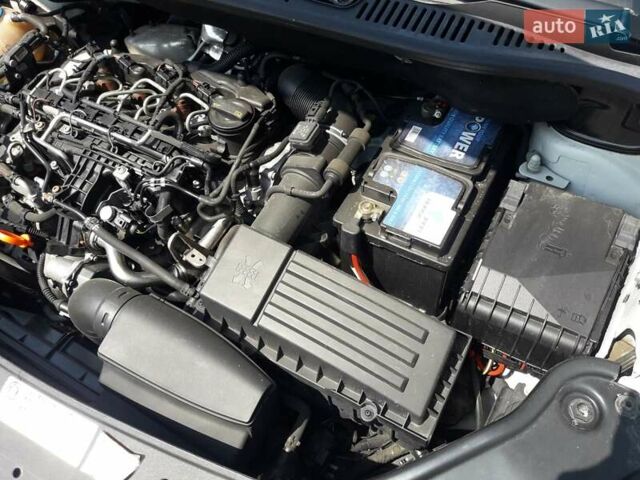 Білий Фольксваген Кадді, об'ємом двигуна 1.6 л та пробігом 156 тис. км за 10500 $, фото 41 на Automoto.ua