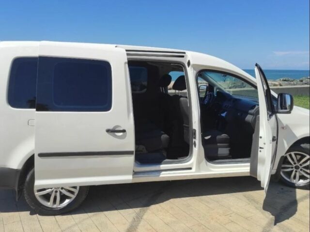 Белый Фольксваген Кадди, объемом двигателя 2 л и пробегом 220 тыс. км за 10000 $, фото 12 на Automoto.ua