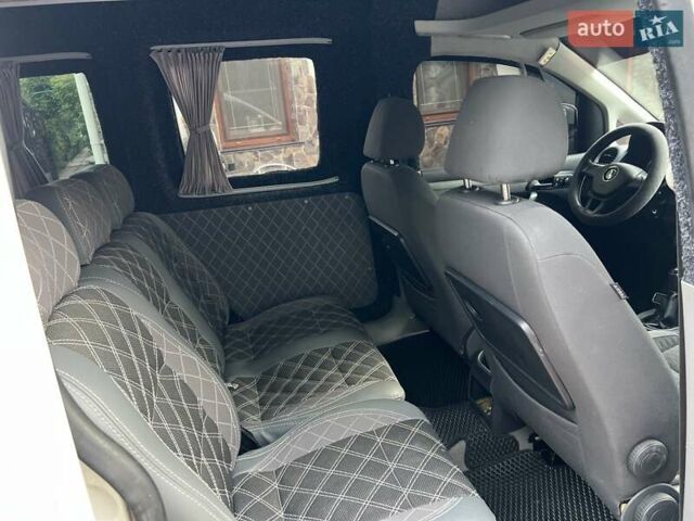 Белый Фольксваген Кадди, объемом двигателя 1.6 л и пробегом 205 тыс. км за 8200 $, фото 14 на Automoto.ua