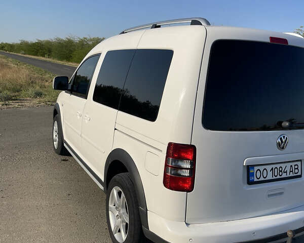Белый Фольксваген Кадди, объемом двигателя 1.6 л и пробегом 348 тыс. км за 13700 $, фото 8 на Automoto.ua