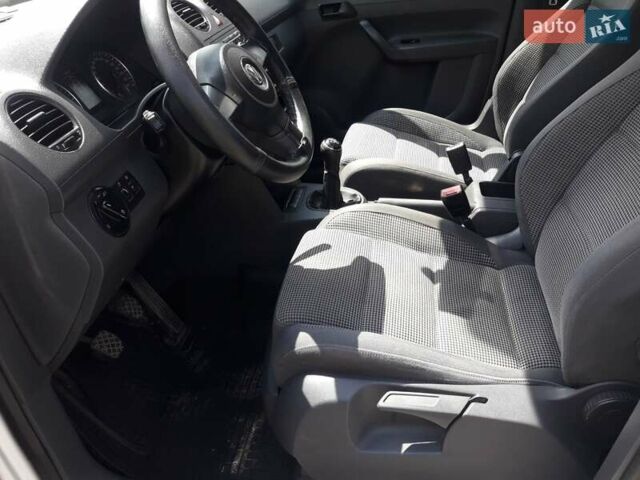 Білий Фольксваген Кадді, об'ємом двигуна 1.6 л та пробігом 156 тис. км за 10500 $, фото 13 на Automoto.ua