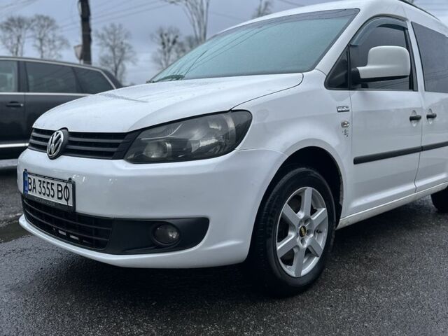 Белый Фольксваген Кадди, объемом двигателя 2 л и пробегом 400 тыс. км за 8800 $, фото 3 на Automoto.ua