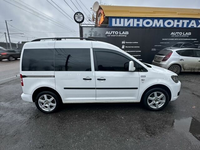 Белый Фольксваген Кадди, объемом двигателя 2 л и пробегом 400 тыс. км за 8800 $, фото 6 на Automoto.ua