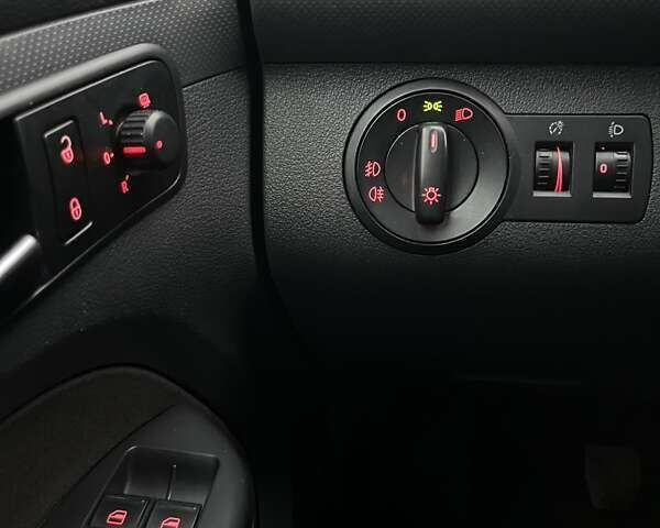 Білий Фольксваген Кадді, об'ємом двигуна 1.6 л та пробігом 355 тис. км за 11700 $, фото 20 на Automoto.ua