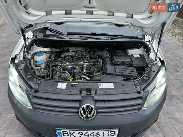 Белый Фольксваген Кадди, объемом двигателя 1.6 л и пробегом 320 тыс. км за 9700 $, фото 1 на Automoto.ua