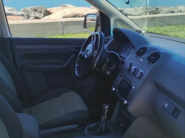 Белый Фольксваген Кадди, объемом двигателя 2 л и пробегом 220 тыс. км за 10000 $, фото 11 на Automoto.ua