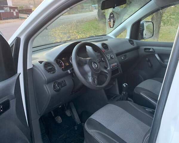 Фольксваген Кадди 2013 в Захарьевка (Фрунзовка) на Automoto.ua Белый Фольксваген Кадди, объемом двигателя 0 л и пробегом 300 тыс. км за 5500 $, фото 2 на Automoto.ua