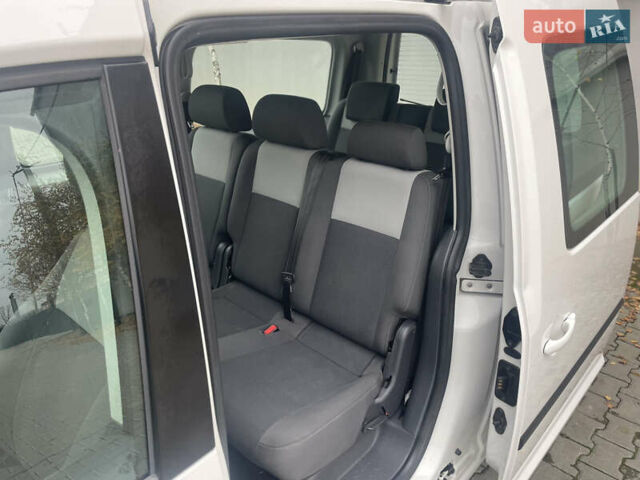 Білий Фольксваген Кадді, об'ємом двигуна 1.6 л та пробігом 194 тис. км за 11800 $, фото 13 на Automoto.ua