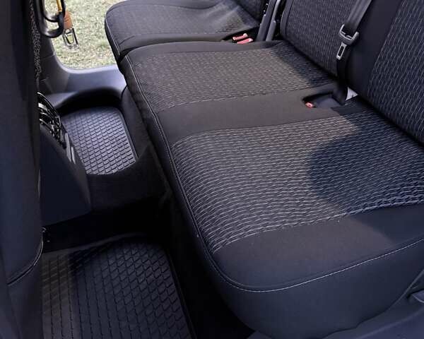 Белый Фольксваген Кадди, объемом двигателя 2 л и пробегом 218 тыс. км за 11500 $, фото 8 на Automoto.ua