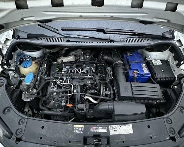 Белый Фольксваген Кадди, объемом двигателя 2 л и пробегом 400 тыс. км за 8800 $, фото 8 на Automoto.ua