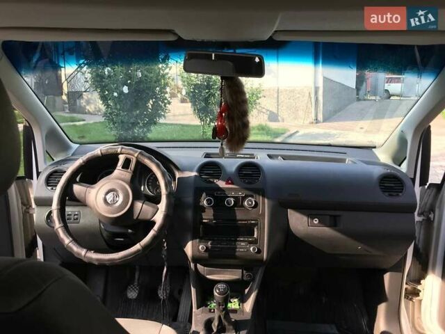 Білий Фольксваген Кадді, об'ємом двигуна 1.6 л та пробігом 252 тис. км за 8350 $, фото 8 на Automoto.ua