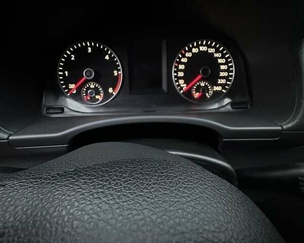 Белый Фольксваген Кадди, объемом двигателя 2 л и пробегом 400 тыс. км за 8800 $, фото 12 на Automoto.ua