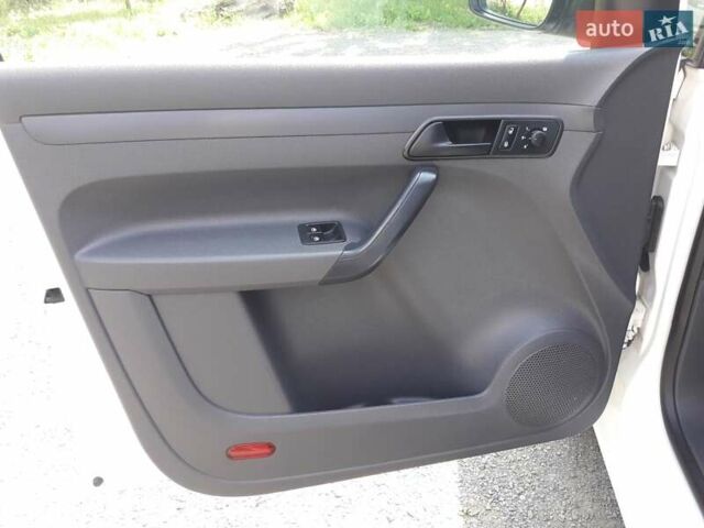 Білий Фольксваген Кадді, об'ємом двигуна 1.6 л та пробігом 156 тис. км за 10500 $, фото 8 на Automoto.ua