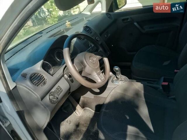 Фольксваген Кадди 2013 в Полтаве на Automoto.ua Белый Фольксваген Кадди, объемом двигателя 1.6 л и пробегом 151 тыс. км за 10500 $, фото 22 на Automoto.ua