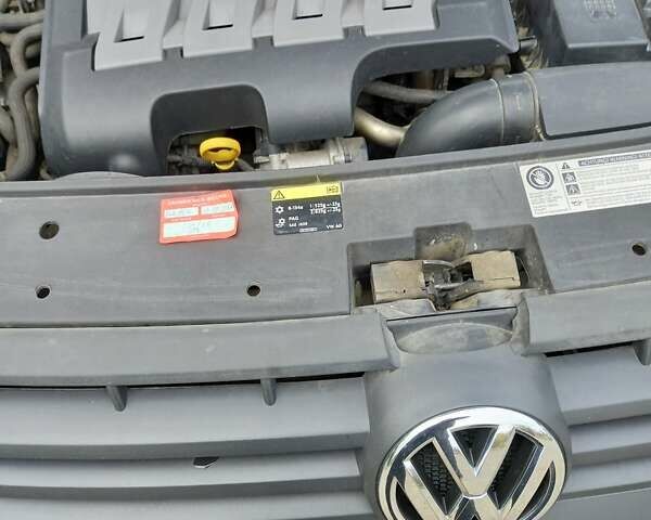 Білий Фольксваген Кадді, об'ємом двигуна 1.6 л та пробігом 182 тис. км за 12500 $, фото 4 на Automoto.ua