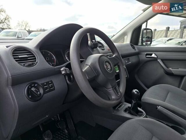 Білий Фольксваген Кадді, об'ємом двигуна 1.6 л та пробігом 243 тис. км за 9500 $, фото 19 на Automoto.ua