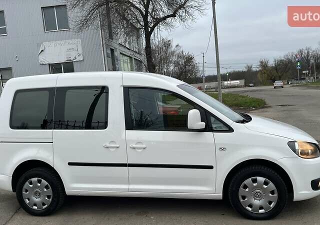 Белый Фольксваген Кадди, объемом двигателя 1.6 л и пробегом 223 тыс. км за 9700 $, фото 4 на Automoto.ua