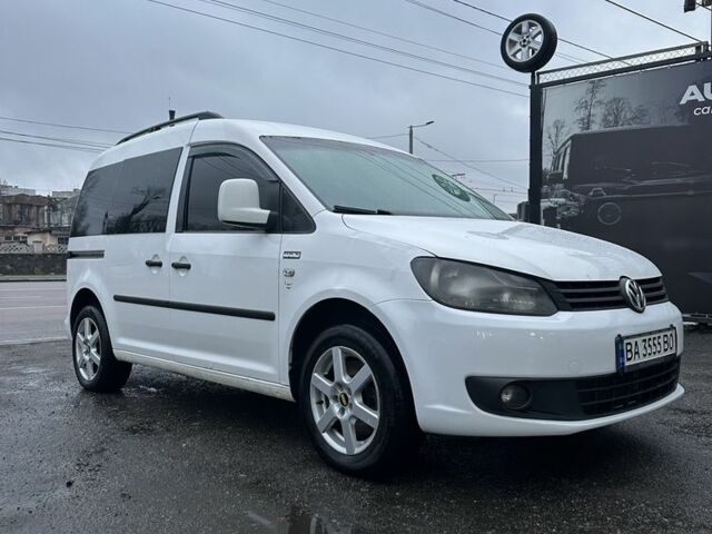 Белый Фольксваген Кадди, объемом двигателя 2 л и пробегом 400 тыс. км за 8800 $, фото 2 на Automoto.ua