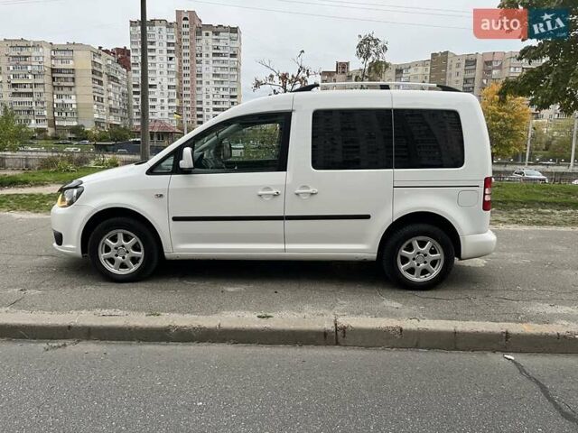 Білий Фольксваген Кадді, об'ємом двигуна 1.6 л та пробігом 355 тис. км за 11700 $, фото 4 на Automoto.ua