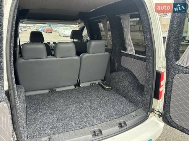 Білий Фольксваген Кадді, об'ємом двигуна 1.6 л та пробігом 206 тис. км за 8650 $, фото 21 на Automoto.ua