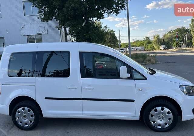 Білий Фольксваген Кадді, об'ємом двигуна 1.6 л та пробігом 223 тис. км за 9700 $, фото 3 на Automoto.ua