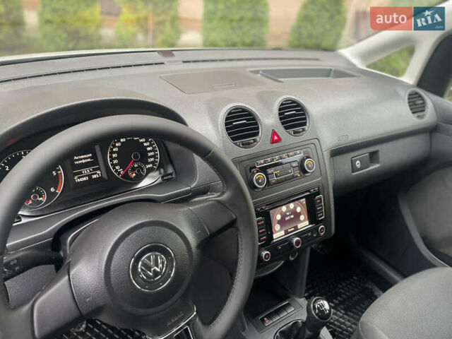 Білий Фольксваген Кадді, об'ємом двигуна 1.6 л та пробігом 194 тис. км за 11800 $, фото 10 на Automoto.ua
