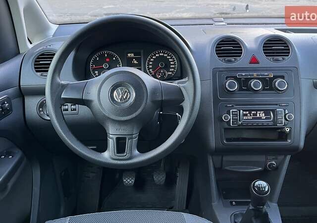 Білий Фольксваген Кадді, об'ємом двигуна 1.6 л та пробігом 223 тис. км за 9700 $, фото 13 на Automoto.ua