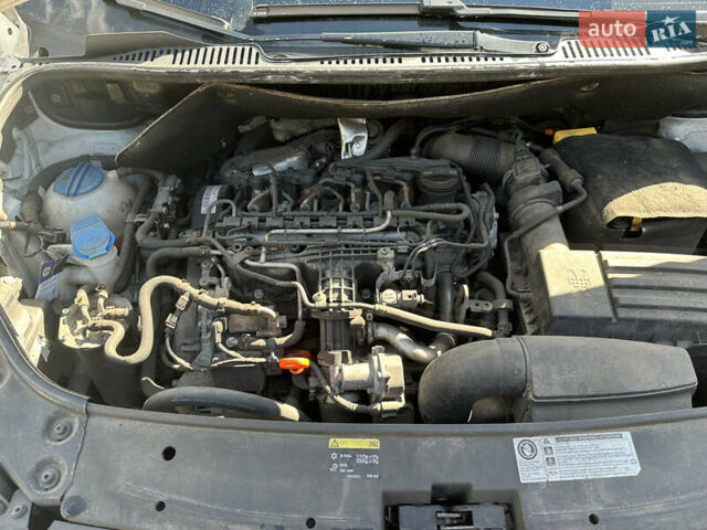 Білий Фольксваген Кадді, об'ємом двигуна 1.6 л та пробігом 286 тис. км за 10500 $, фото 28 на Automoto.ua