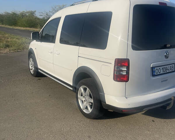 Белый Фольксваген Кадди, объемом двигателя 1.6 л и пробегом 348 тыс. км за 13700 $, фото 4 на Automoto.ua