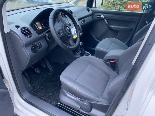 Белый Фольксваген Кадди, объемом двигателя 1.6 л и пробегом 258 тыс. км за 9700 $, фото 33 на Automoto.ua