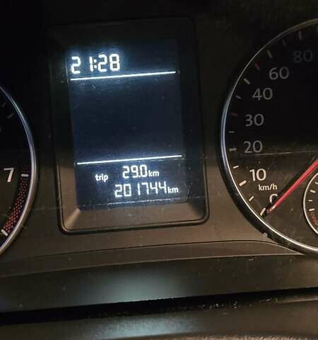 Белый Фольксваген Кадди, объемом двигателя 1.2 л и пробегом 200 тыс. км за 8000 $, фото 7 на Automoto.ua