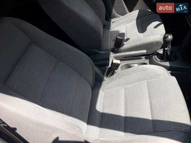 Білий Фольксваген Кадді, об'ємом двигуна 1.6 л та пробігом 156 тис. км за 10500 $, фото 19 на Automoto.ua